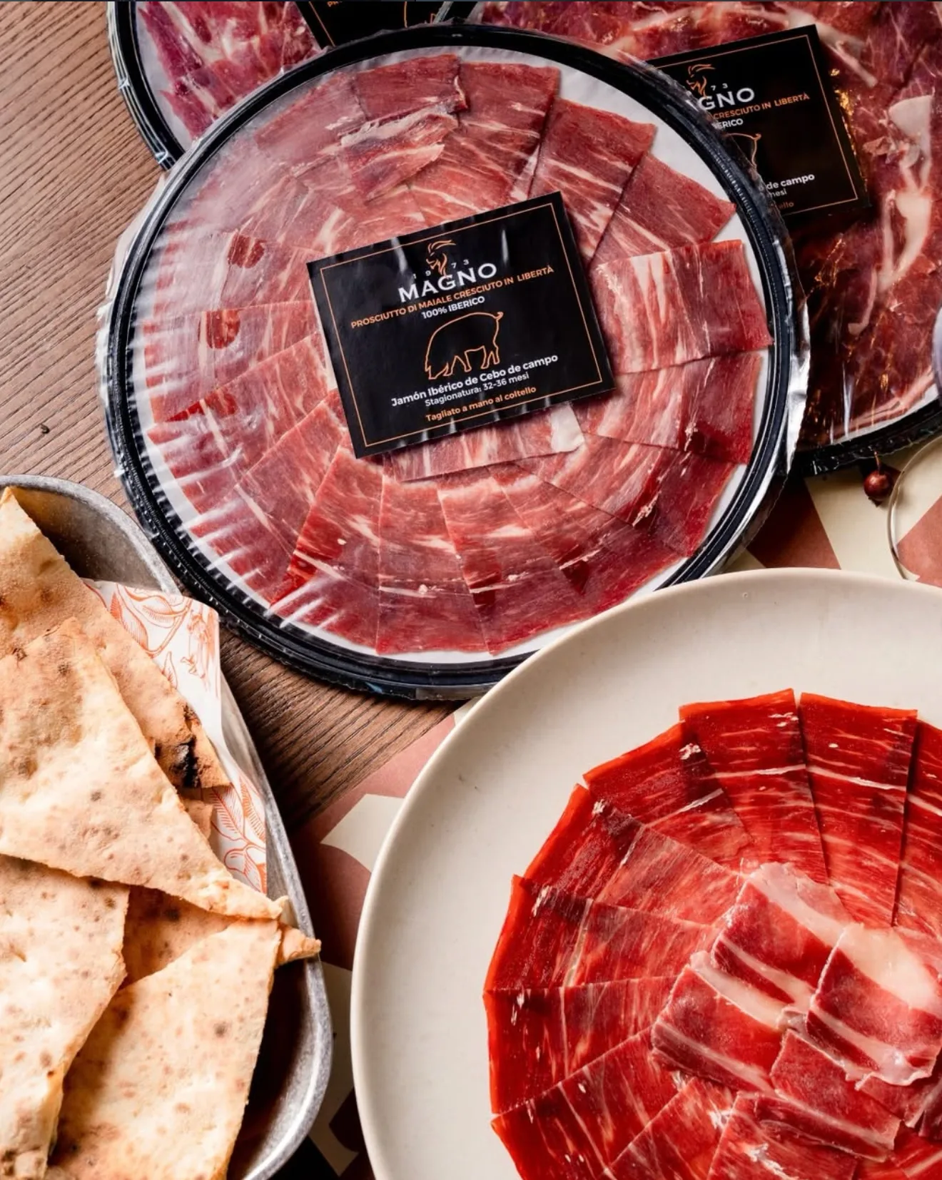 Magno Pata Negra, sliced and ready to serve