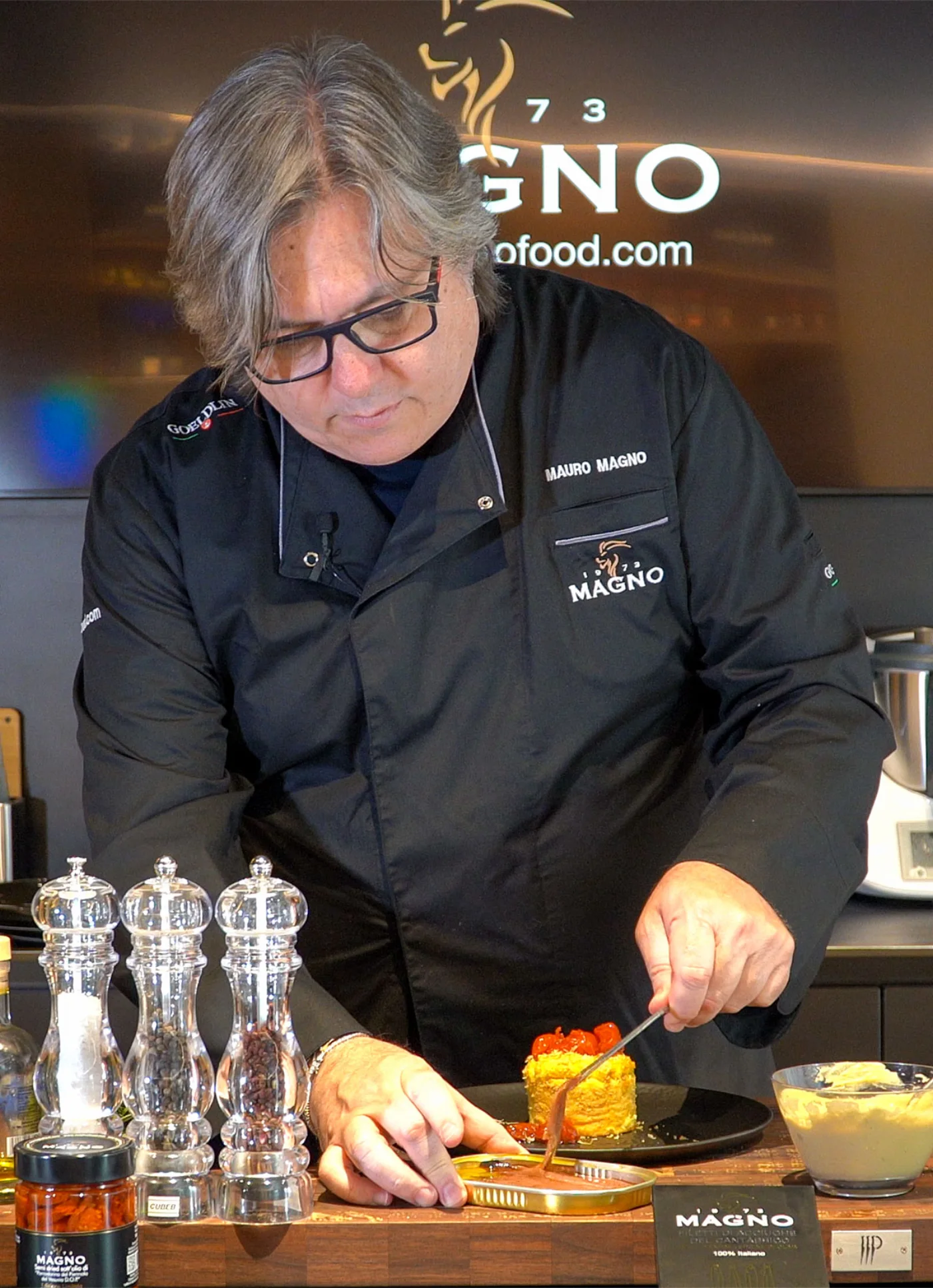 Mauro Magno cooking live during a demonstration