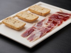 Prosciutto di Ghianda 100% Iberico PATA NEGRA ORO VNC affettato a mano al coltello