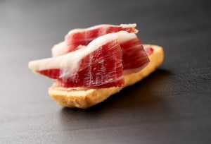 Prosciutto di Ghianda 100% Iberico PATA NEGRA ORO VNC affettato a mano al coltello